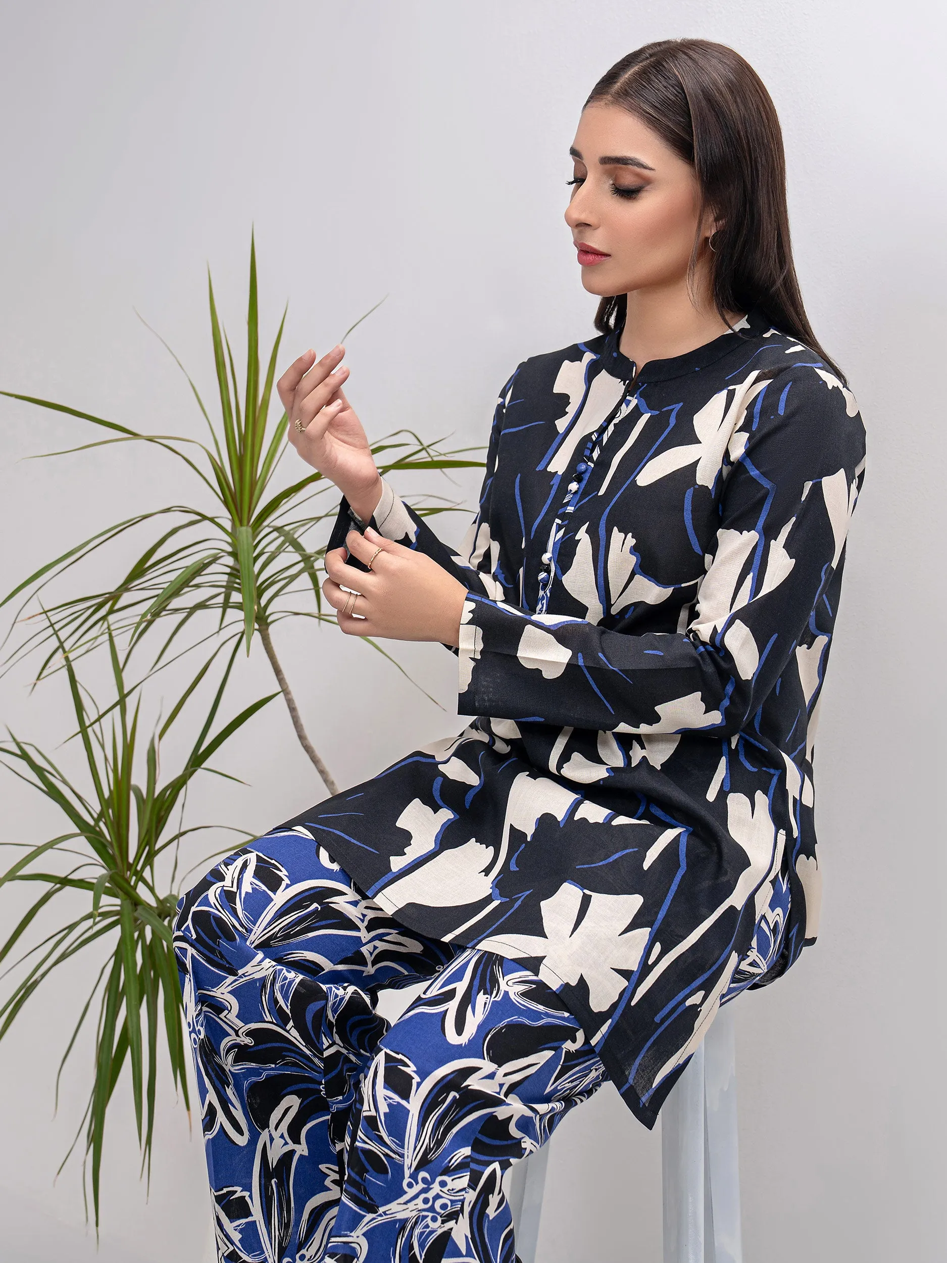 2 Piece Khaddar Suit-Printed(Unstitched)