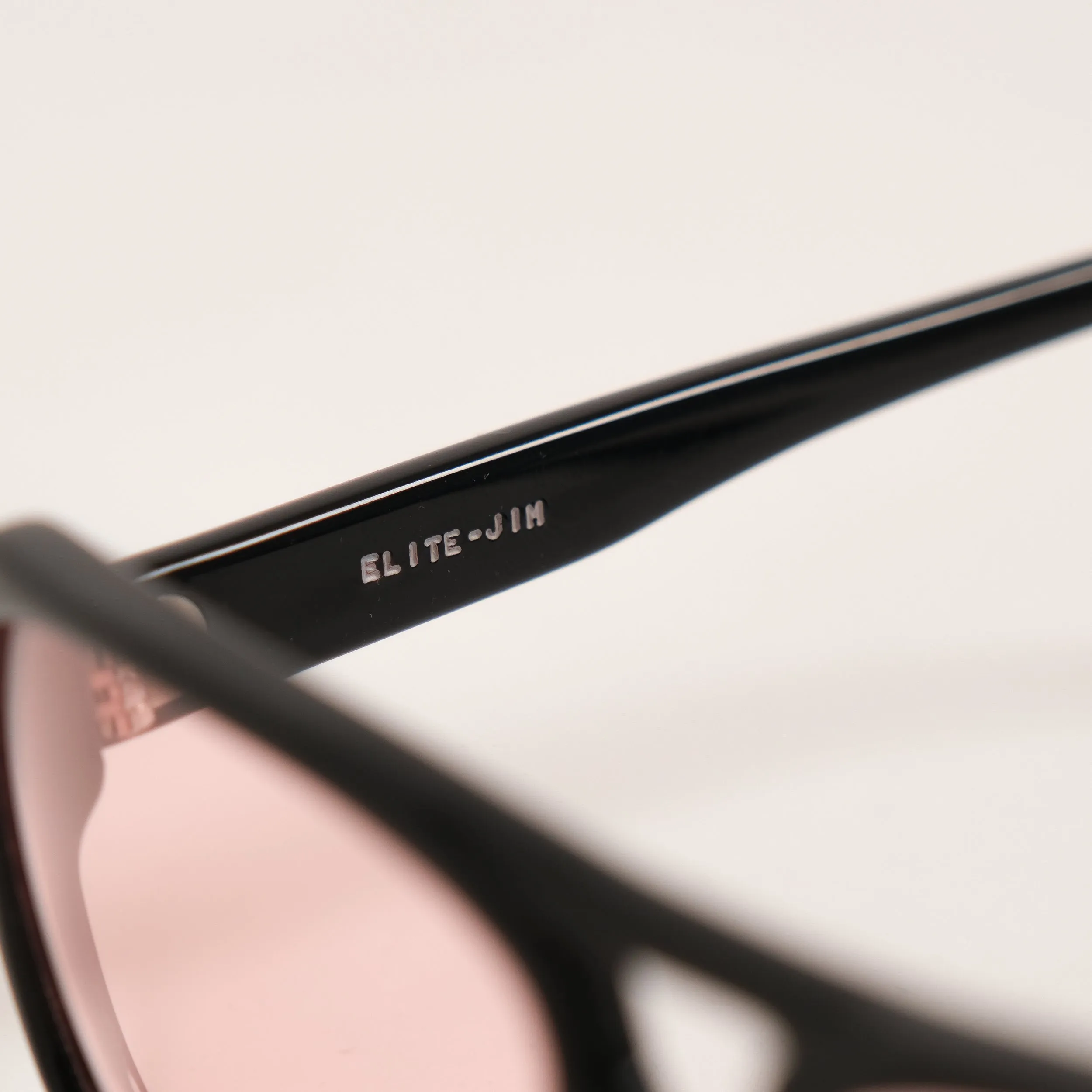 90'S ELITE SUNGLASSES - BLACK/RED