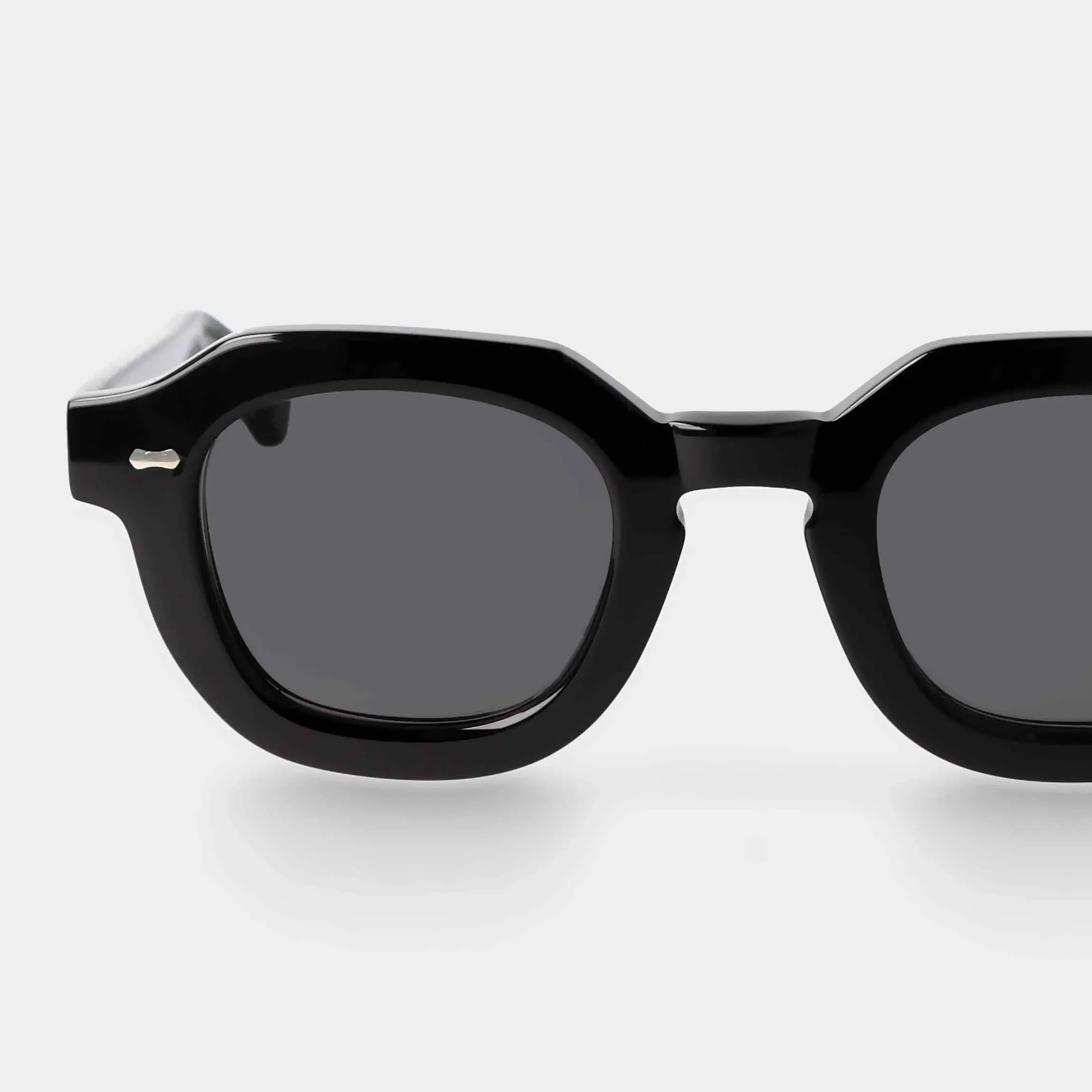 JUTA ECO BLACK Sunglasses | Grey Lens