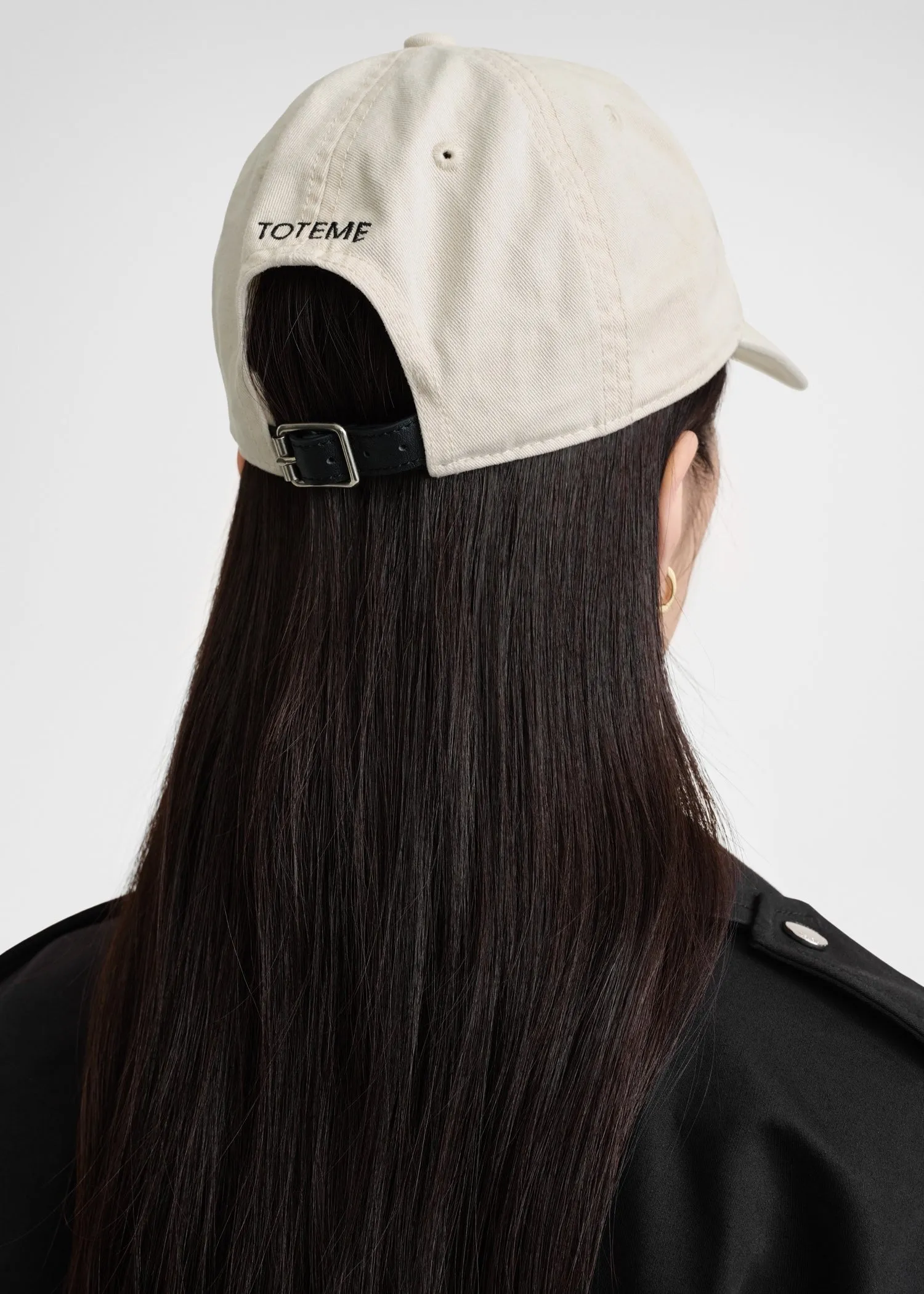 Leather-trim cotton cap pebble